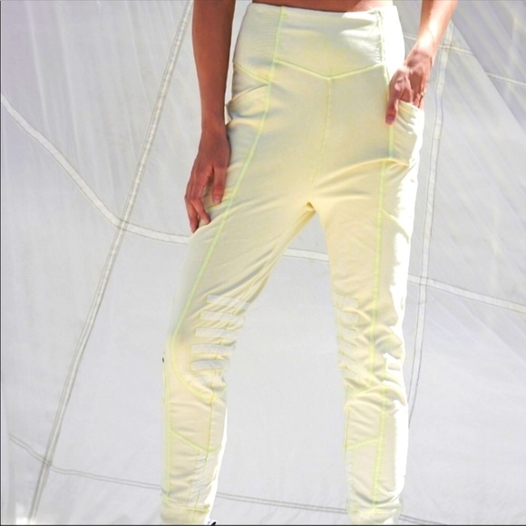 NWOT Free People Movement Windy River Leggings in Lime Size XS - Picture 2 of 15